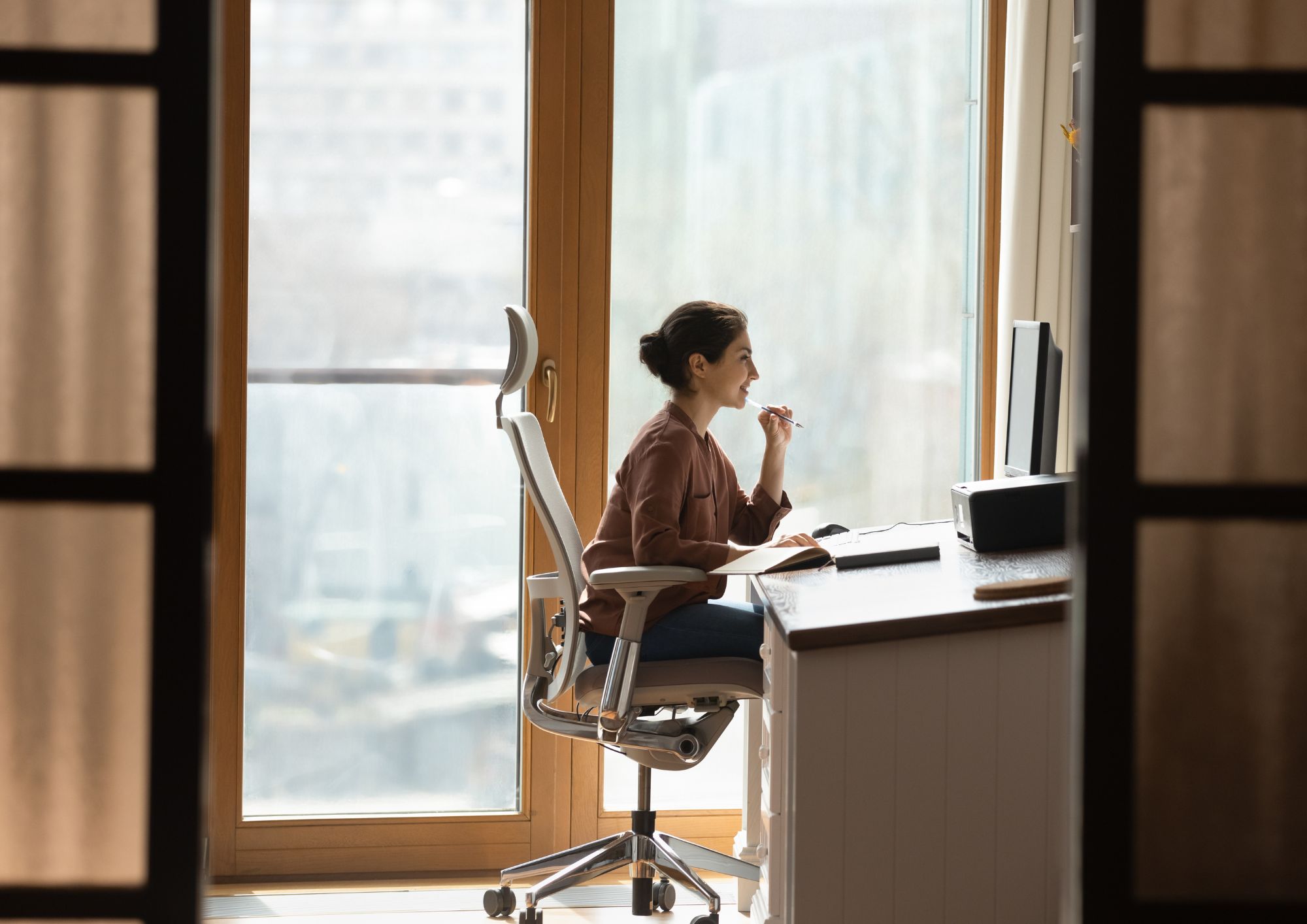 כיסא לישיבה ממושכת מול מחשב